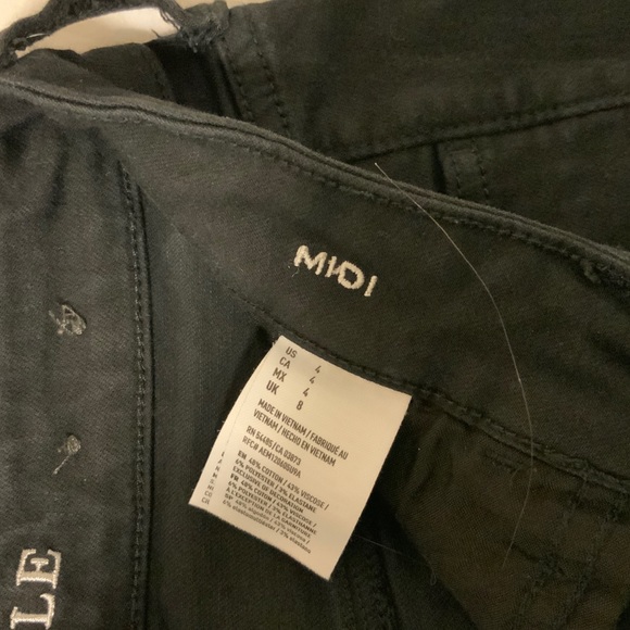 Women’s American Eagle Midi Jean Shorts - Picture 2 of 5